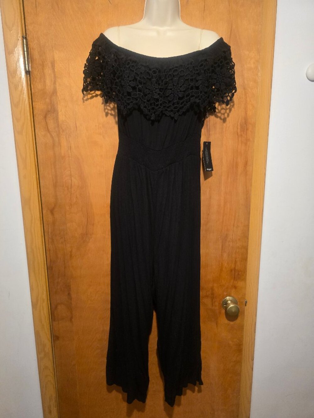 A Hint of Blush Black Cropped Jumpsuit Size XL